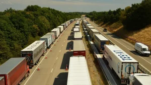 Restricciones para camiones en octubre: qué deja la operación del Pilar y qué comprobar antes de salir